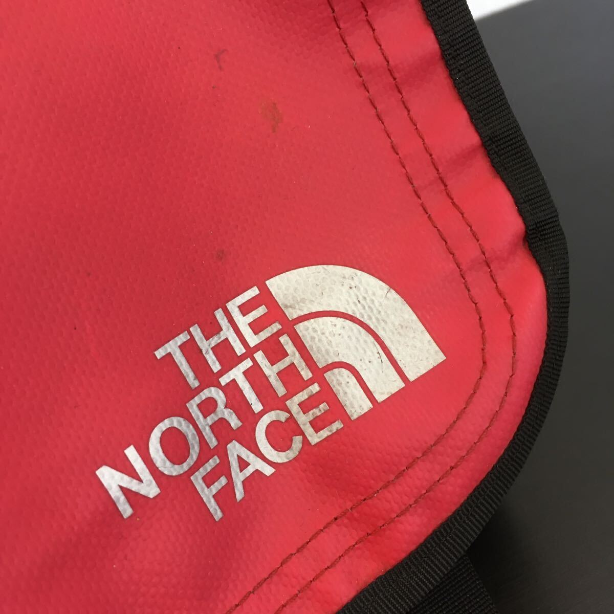 【652】THE NORTH FACE ザノースフェイス メッセンジャーバッグ