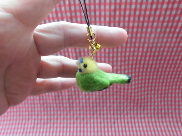 ★羊毛フェルト　鳥　ハンドメイド★セキセイインコのストラップ①_画像1