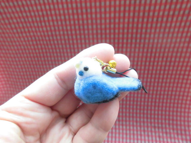 ★羊毛フェルト　鳥　ハンドメイド★セキセイインコのストラップ③_画像3