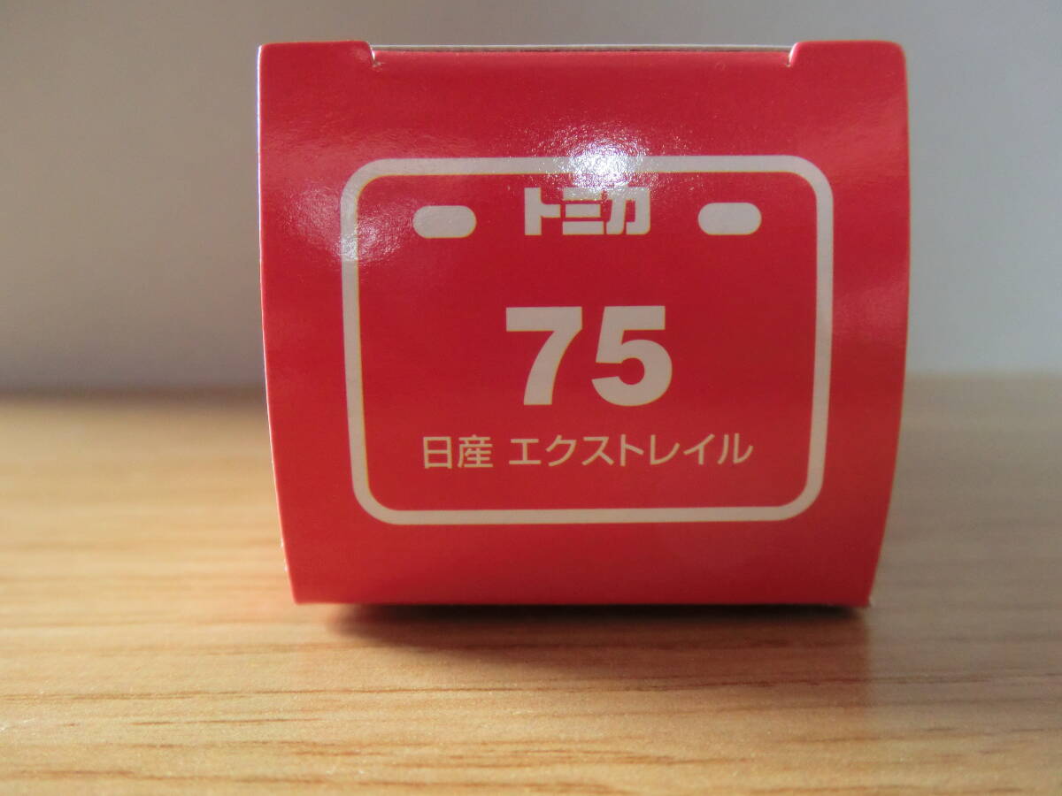 トミカ 日産 エクストレイル 廃版品 赤箱 NO.75 新車シール 開封済みの画像5