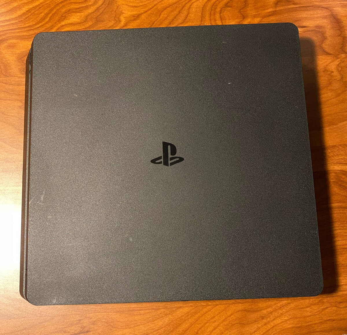 即決　送料込み　SONY PS4 PlayStation4 CUH-2000A 本体 動作確認済み　_画像1