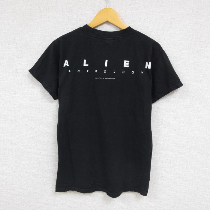 S/古着 半袖 Tシャツ キッズ ボーイズ 子供服 ALIEN NEED A HUG コットン クルーネック 黒 ブラック 23jun22 中古 メンズ_画像2