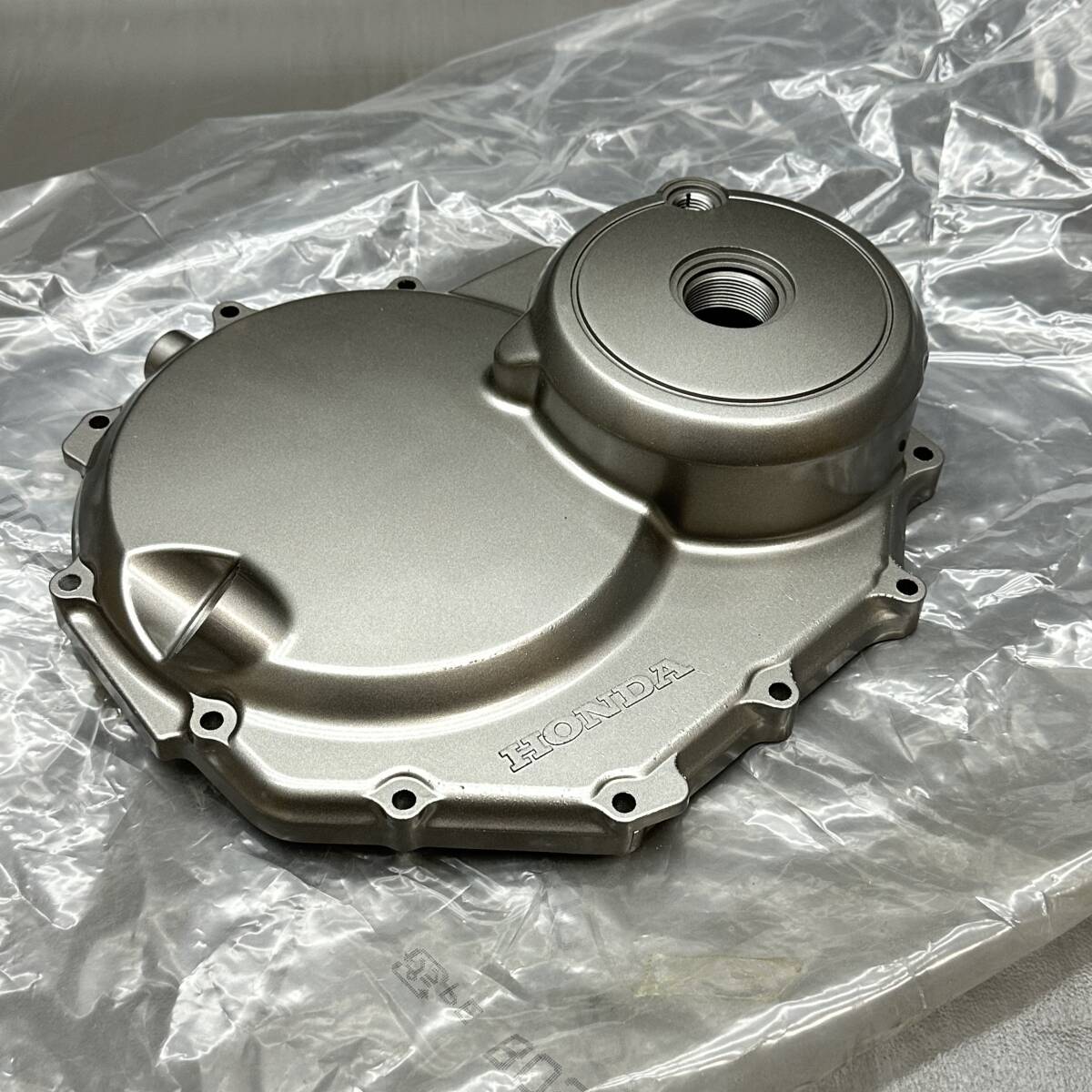 ホンダ ホーネット250 純正 エンジンカバー クランクケース ホンダ ホーネット250 純正 エンジンカバー クランクケース