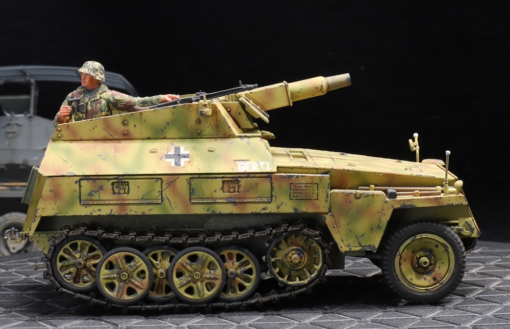 1/35 ドイツ軍 Sd.Kfz.250/8 軽装甲兵員車 シュツンメル7.5cm k51 制作完成品_画像8