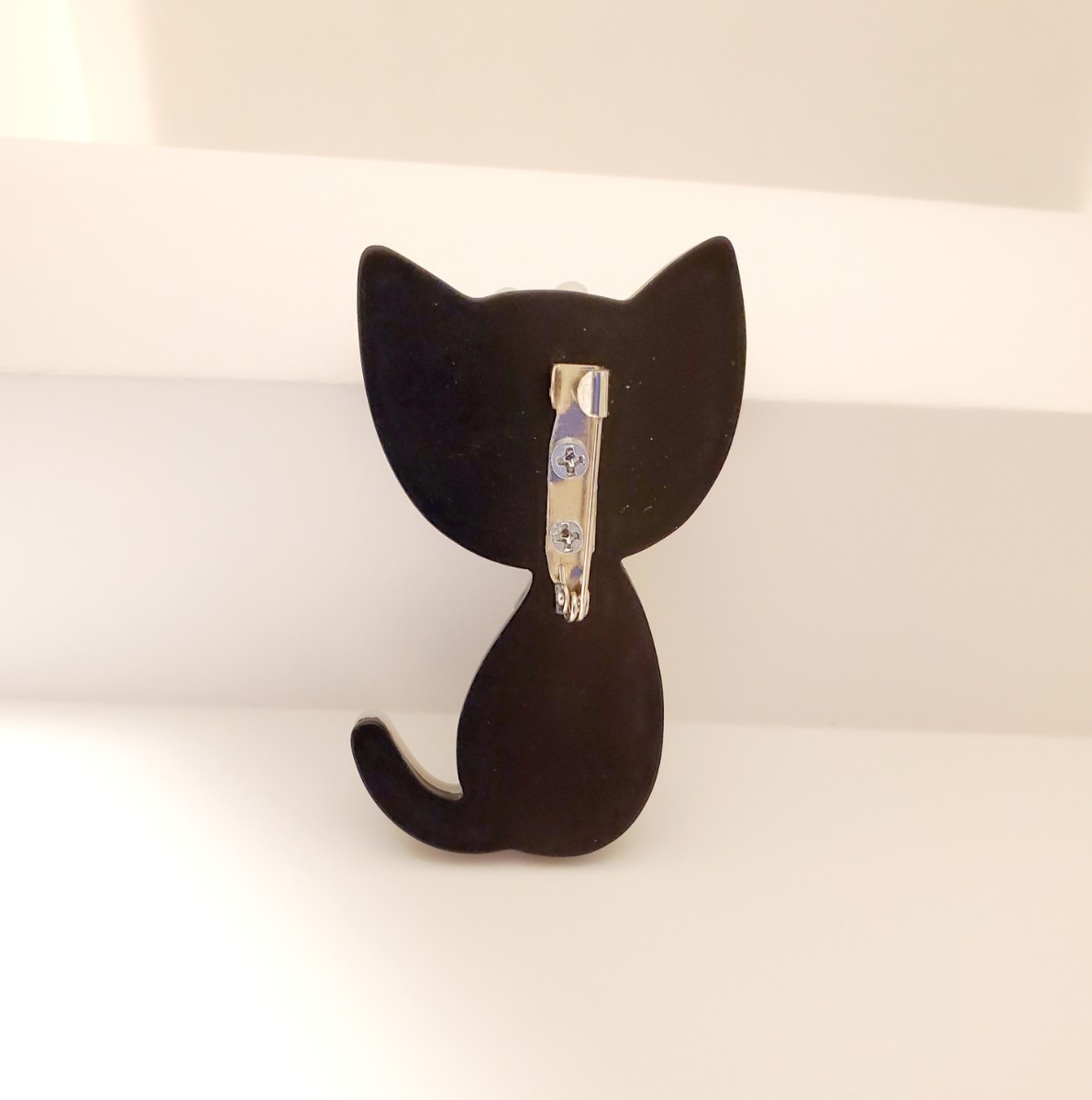 猫のブローチ　レトロ　メガネ猫　グレー　猫の雑貨　HANAKO