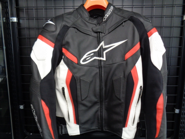 ■Alpinestars(アルパインスター) GP PLUS R レザージャケット Lサイズ（USA40/EU50）黒白赤■_画像1