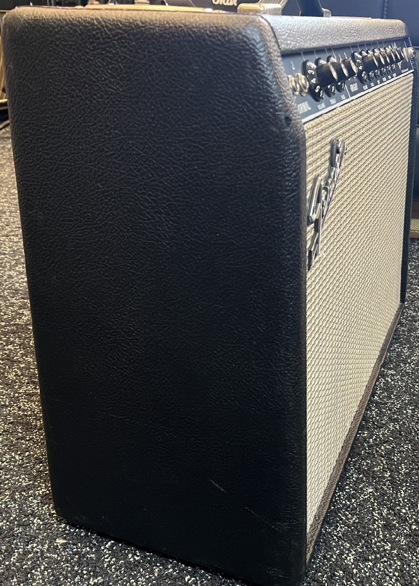 【1円】Fender フェンダー 64 Custom Deluxe Reverb アンプの画像3