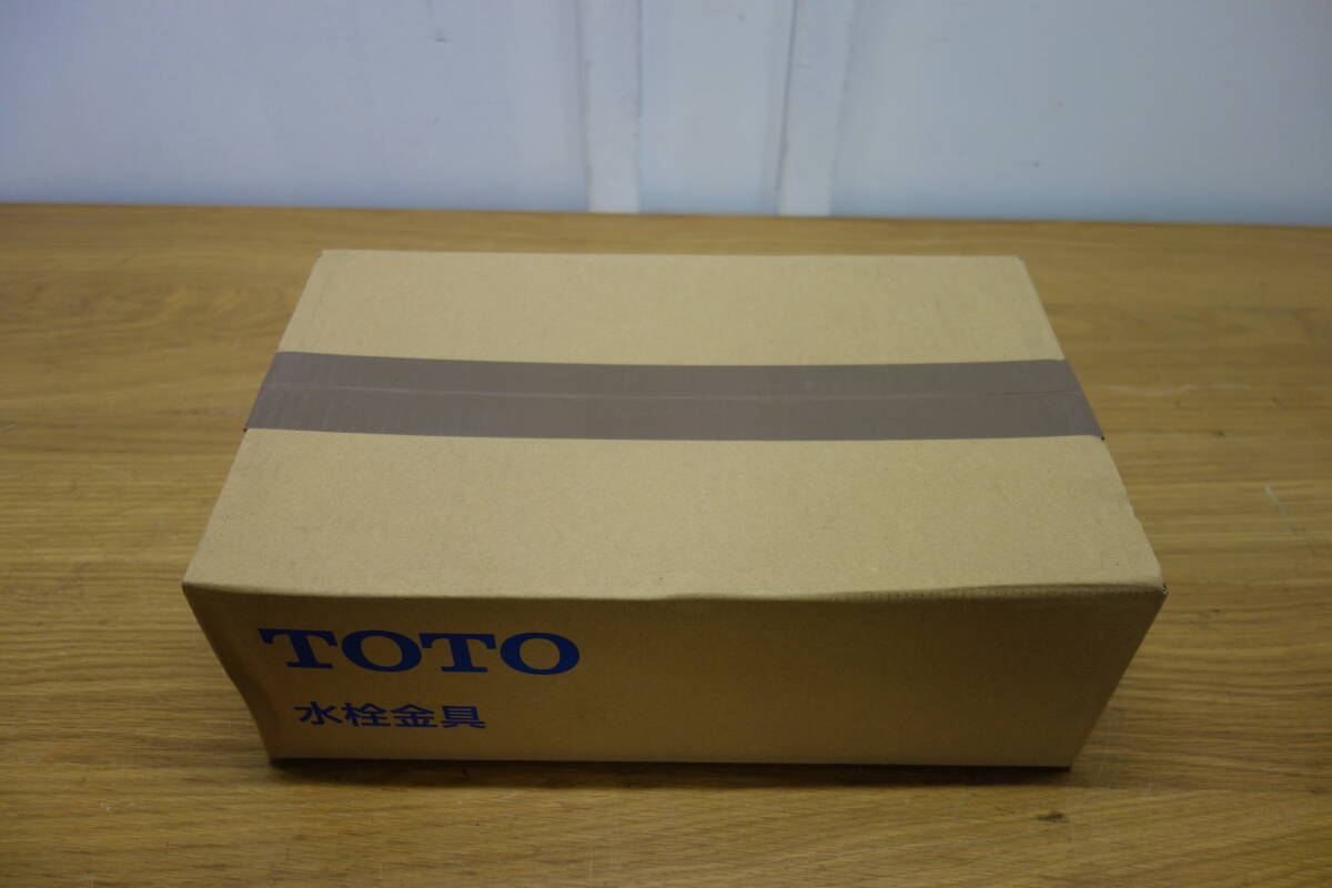 TOTO TKGG30E 壁付シングル 台所用 シングルレバー 混合栓 水栓金具 蛇口 中古 未使用 現状品 ① 管理ZI-80_画像1