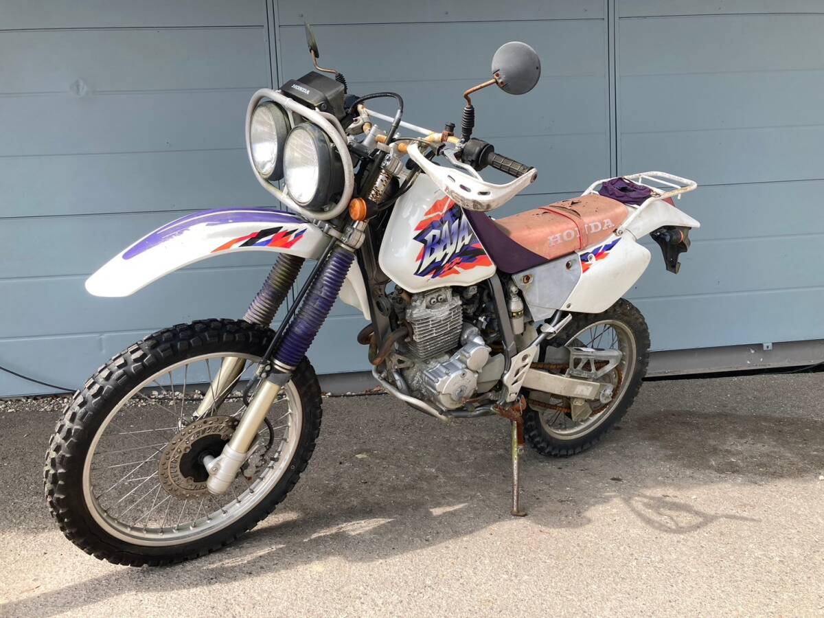 神戸明石発！ホンダ XR250BAJA(MD30) インパクト大のこの大型ライト！書類付き！現状不動ですがレストアベース等に！検)バハセローXLRKDXWR_画像1