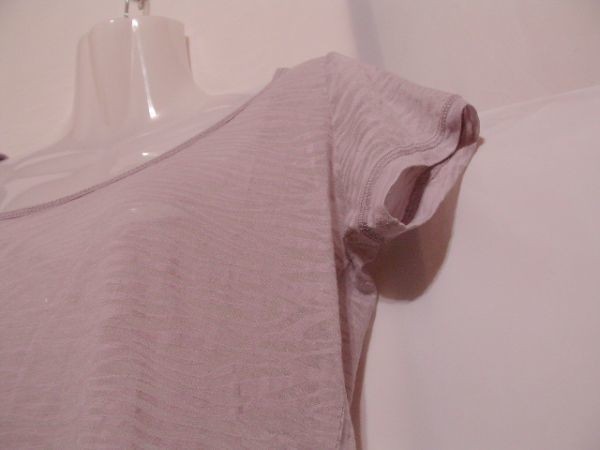 sy99 INGNI 半袖カットソー 薄いグレー ■ 透け感 ■ 涼しそうな素材 総柄 ラウンドネック Tシャツ Mサイズ_画像3