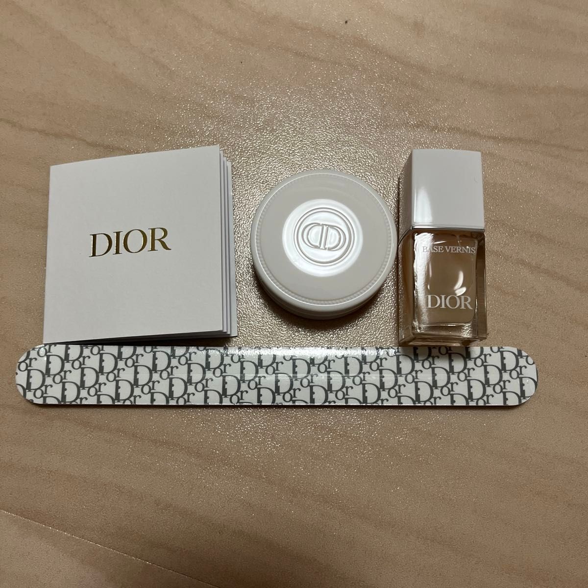 ディオール　プラチナ会員 バースデーギフト 非売品 ネイルケアセット ノベルティ　DIOR