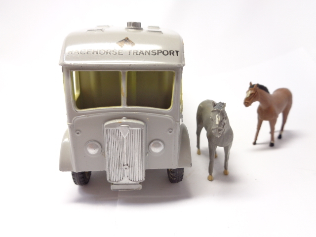 DINKY SUPERTOYS 979 RACE HORSE TRANSPORT ディンキー レースホース トランスポート 送料別_画像3