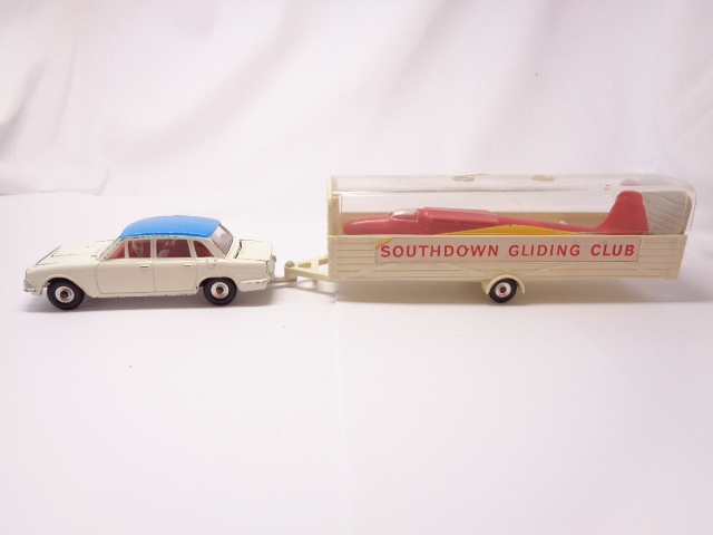 DINKY TOYS 118 TOW AWAY GLIDER SET TRIUMPH 2000 Dinky glider set postage extra 