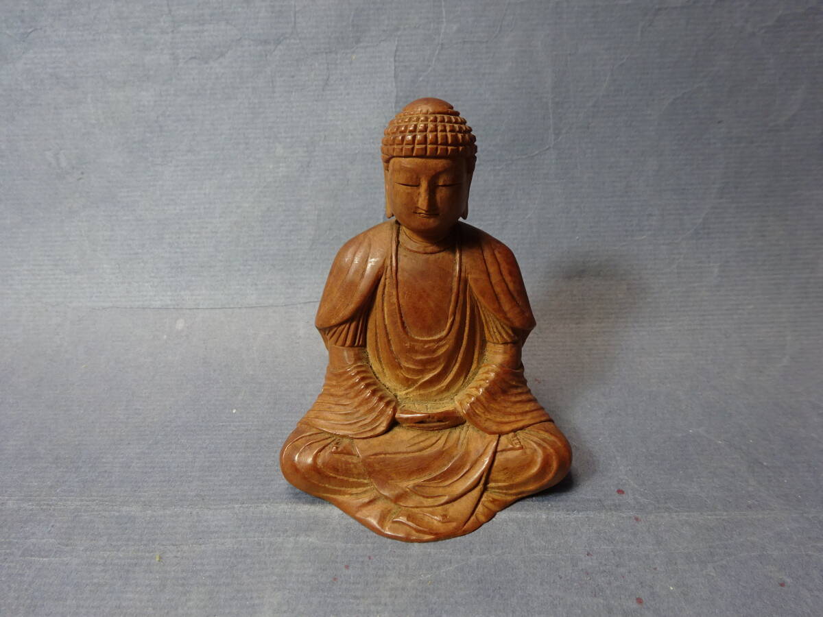 （8−17）木製の仏像　お釈迦様？　古いものではありませんが、上品なお顔です。_画像1