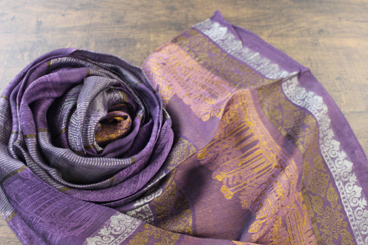 新品【シルク100% SILK】アンコールワット柄 パープル 紫 PURPLE ゴールド GOLD 金 スカーフ/ストール_画像2