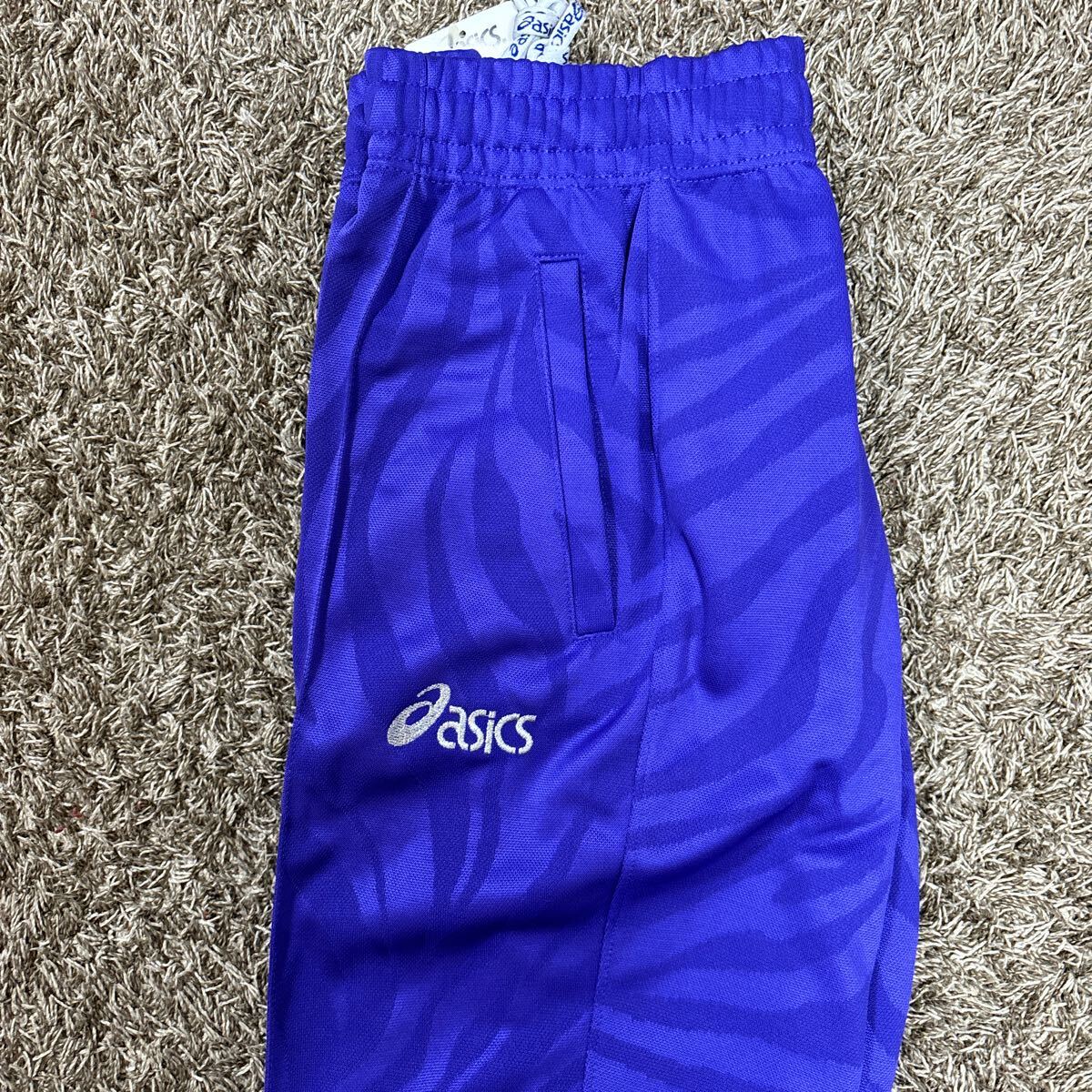 【新品 タグ付】アシックス（asics） トレーニングパンツ Mサイズ 紫（迷彩織り柄） 長ズボン 長ジャージの画像2