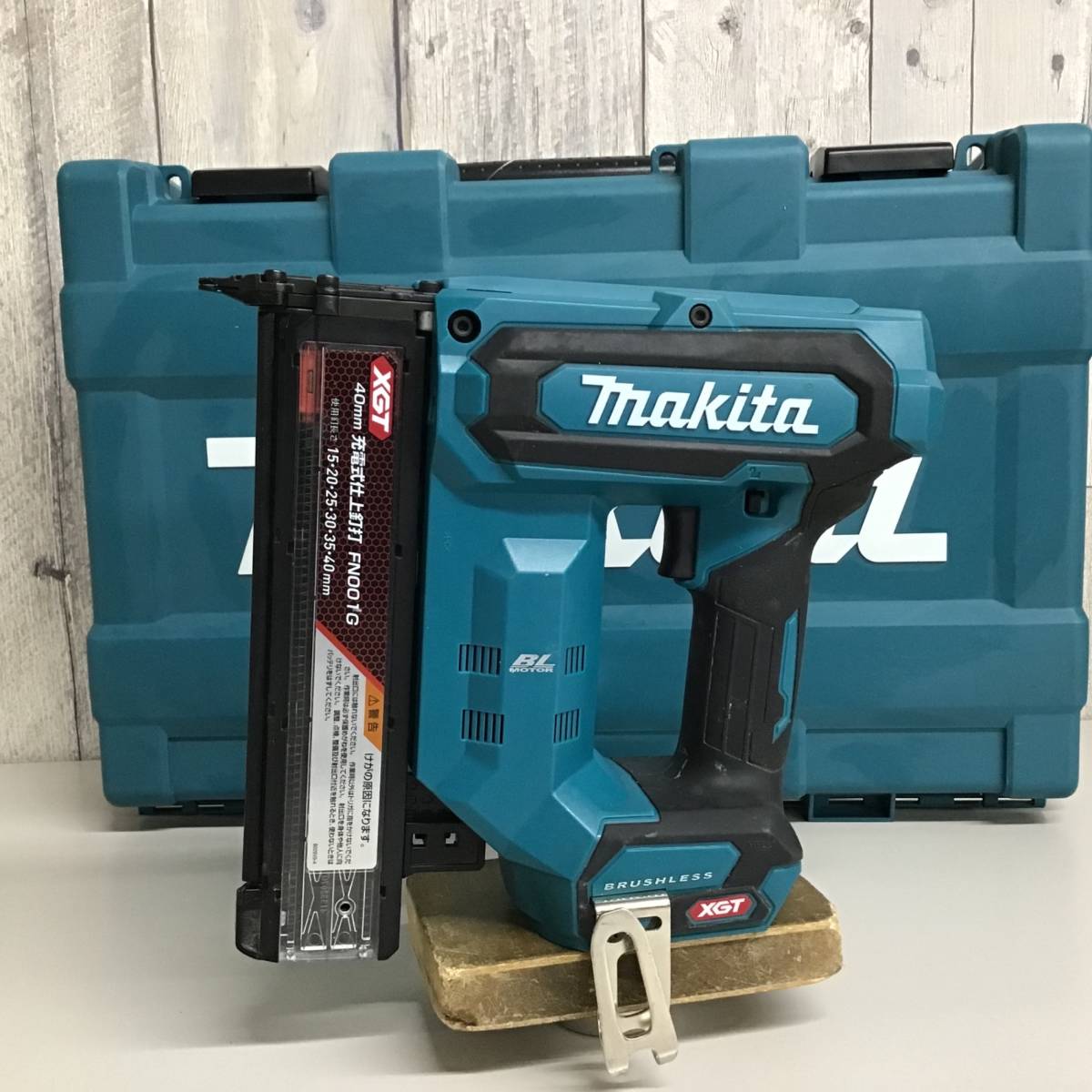 【中古品】★即決価格★送料無料★マキタ makita コードレスフィニッシュネイラ FN001GZK 本体のみ