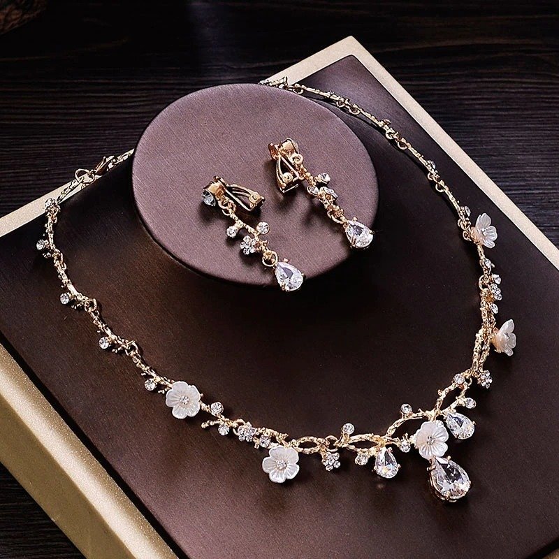  Crown head band Tiara necklace earrings accessory u Eddie ng play . woman . wedding 