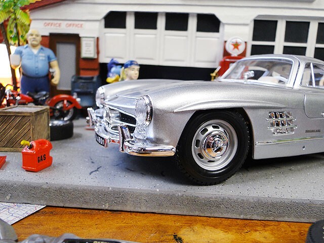 1954年メルセデス　ベンツ 300SL　ダイキャストミニカー　1/18スケール（シルバー）　アメリカ雑貨　アメリカン雑貨_画像4