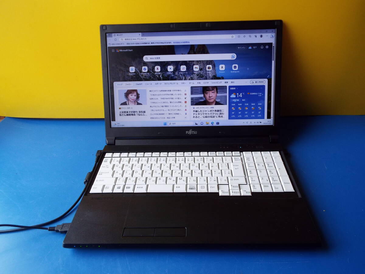 ★富士通 LIFEBOOK A577/TX Celeron 3865U　 メモリ4GB 　 SSD256GB 　windows11 office 2021_画像2