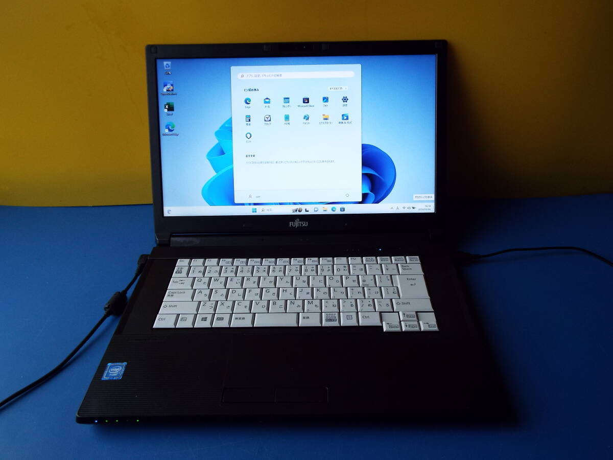 ★富士通 LIFEBOOK A577/S Celeron 3865U webカメラ メモリ4GB SSD256GB windows11 office 2021_画像1