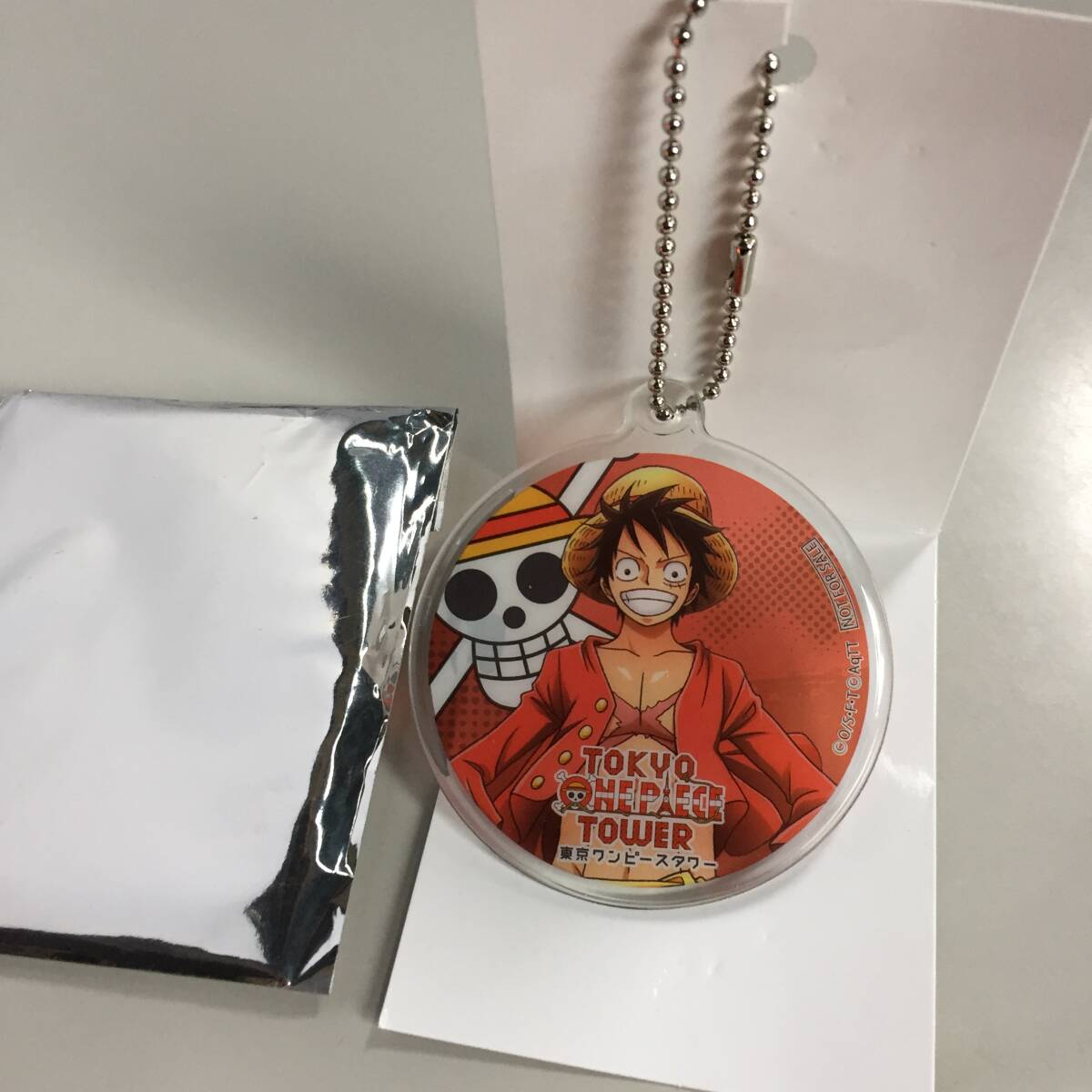 ◆未使用 東京ワンピースタワー ONEPIECE ルフィ アクリルキーホルダー チャーム 非売品 特典　【24/0325/0_画像1