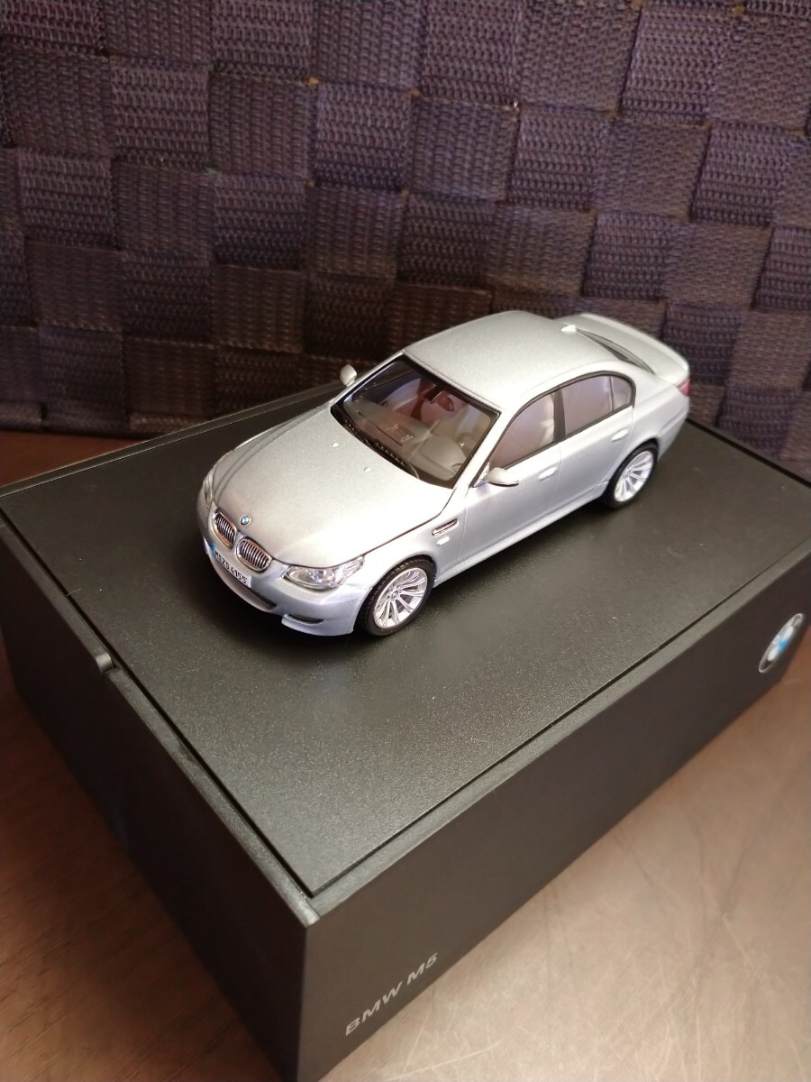 BMW M5 ディーラーミニカー_画像1