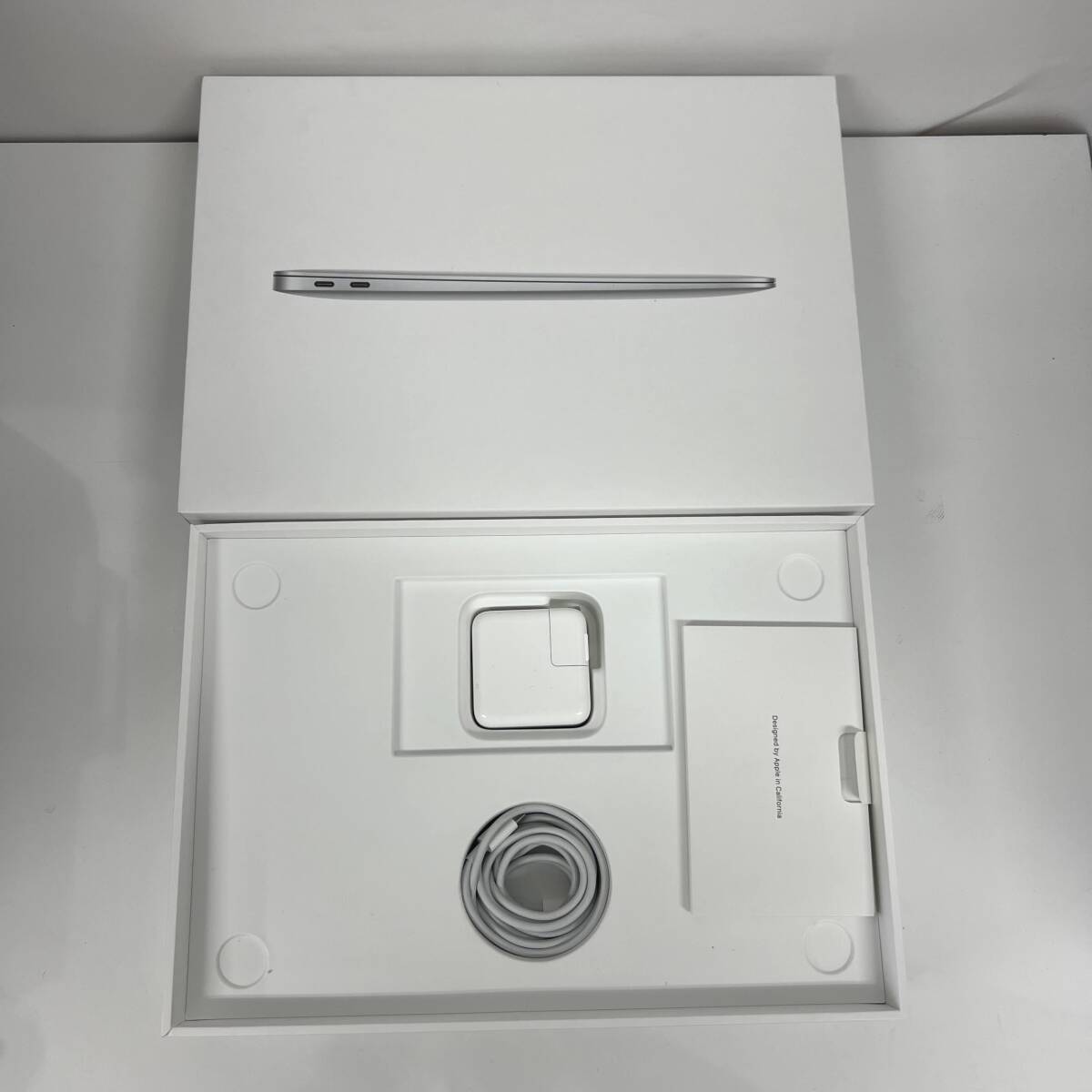 Apple MacBook Air 13インチ 2020 M1 8GB 512GB 充放電回数15回 バッテリー100%_画像8