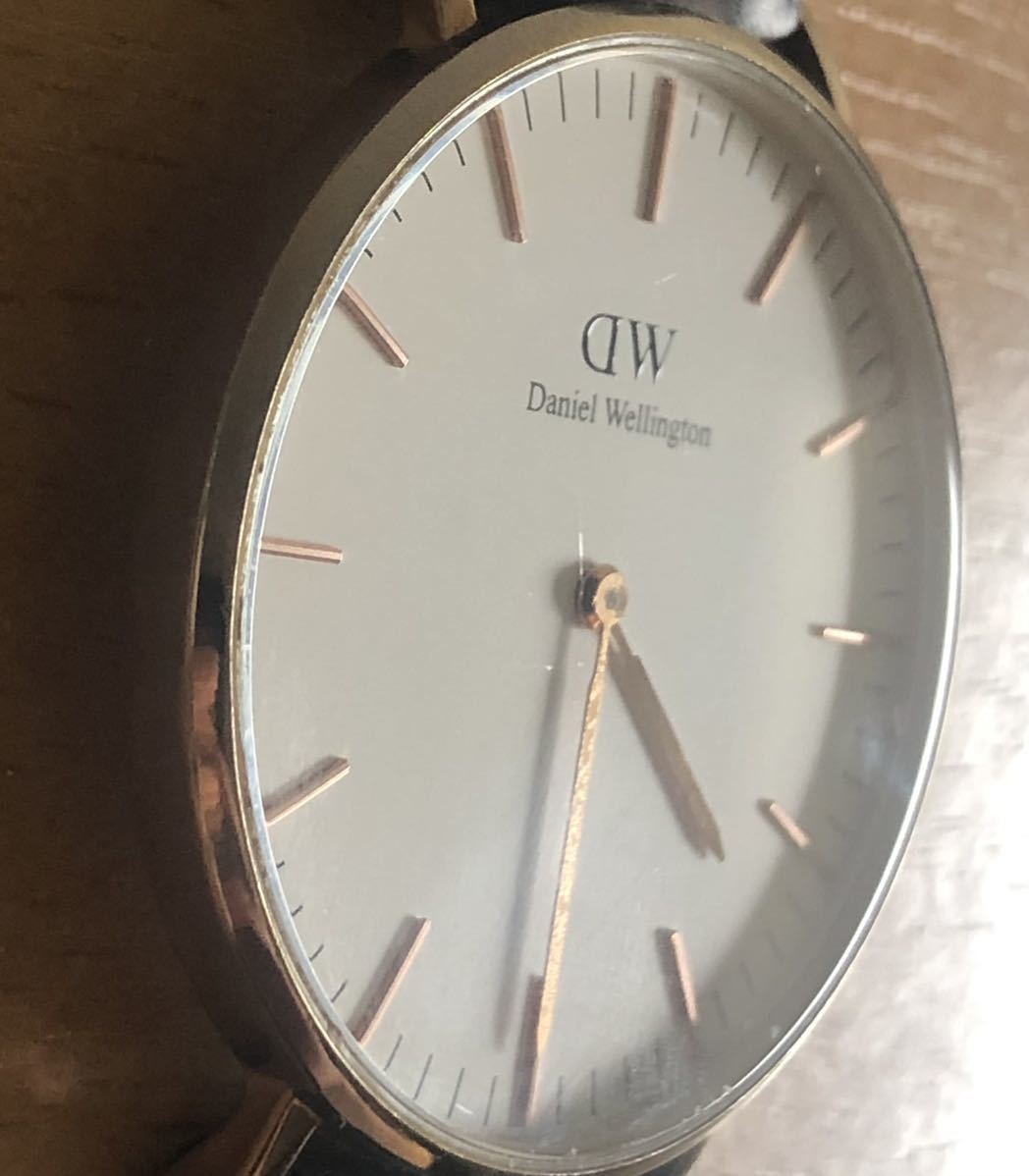 237-0093 Daniel Wellington ダニエルウェリントン メンズ　レディース　腕時計　革ベルト　クオーツ　黒　ブラック　電池切れ 動作未確認_画像5