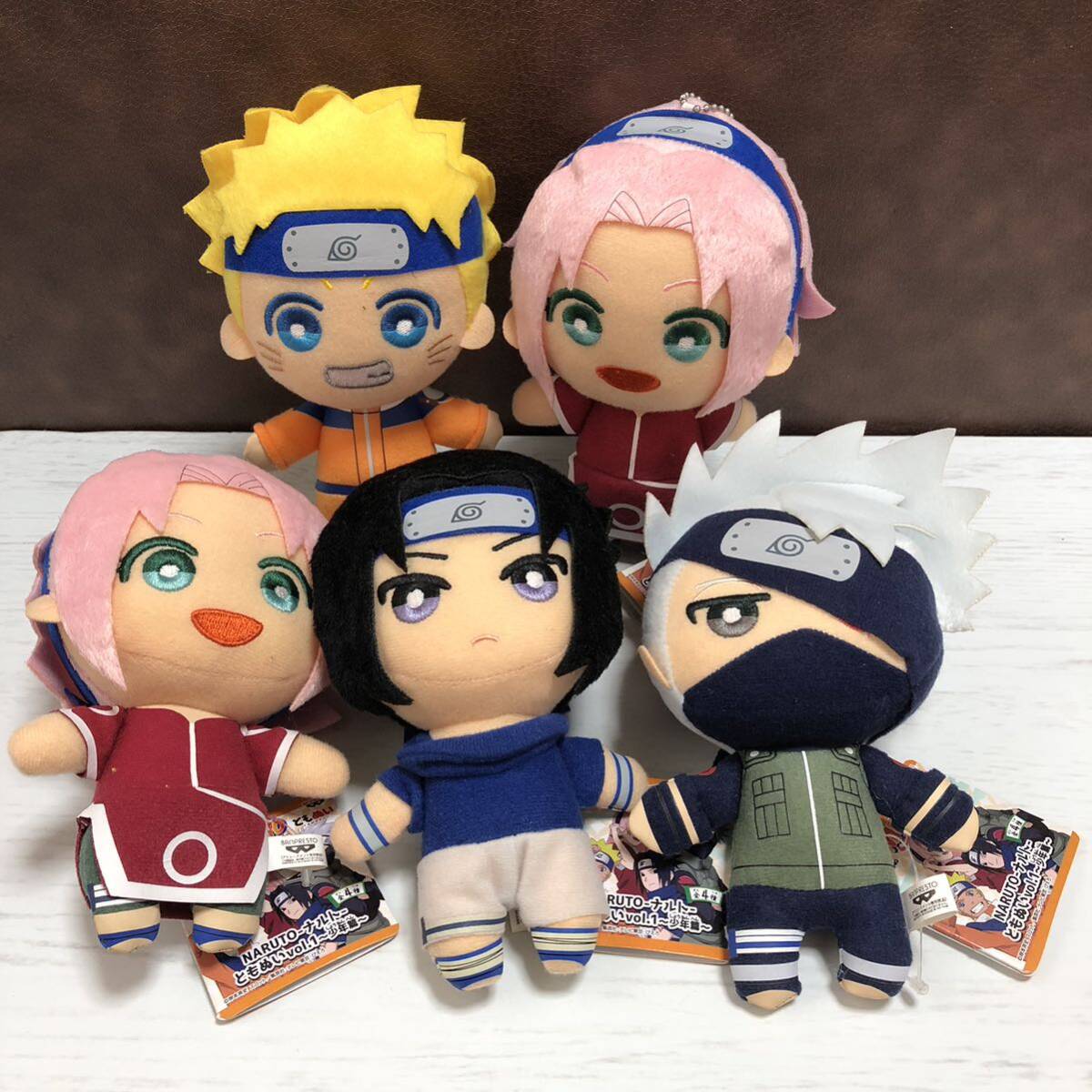 m172-0301 NARUTO ナルト ともぬい vol.1 少年編 ぬいぐるみ 5個 うずまきナルト うちはサスケ はたけカカシ 春野サクラの画像1