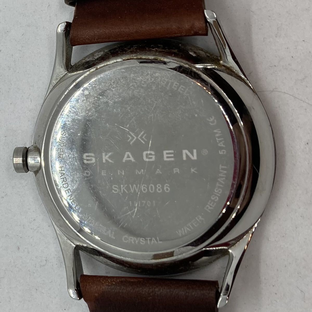 247-0865 SKAGEN 腕時計 革ベルト ブラウン 電池切れ 動作未確認_画像3