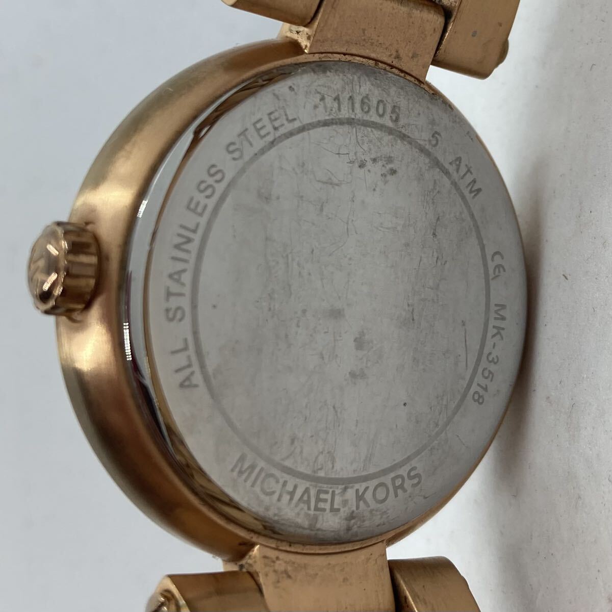 256-0369 MICHAEL KORS 腕時計 金属ベルト ゴールド 電池切れ 動作未確認の画像2