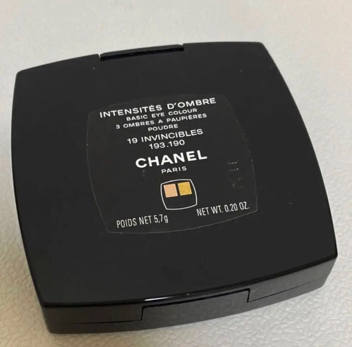 ほぼ新品シャネルCHANELアンタンシテドンブル　アンヴァンスィブルアイシャドウ