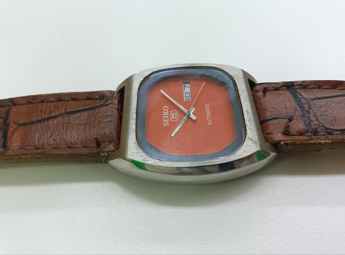 コレクター放出品　珍品　セイコー　SEIKO　デイデイト　5　ファイブ　6309-720A　赤文字盤　自動巻　レトロ　◆4_画像2