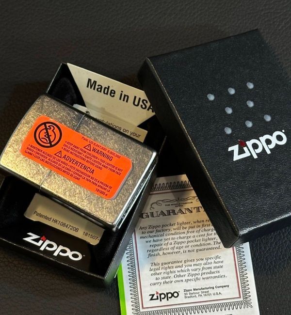 ★USA直輸入 ZIPPO 昇り鯉 立体彫り 蓮 滝登り メタル 貼り ジッポー ライター 喫煙具 bv832_画像4