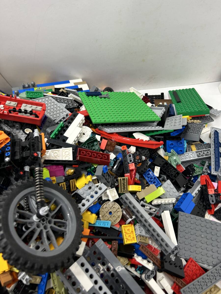 【大量まとめ 約10kg】LEGO レゴ バイク 船 人形 など 現状品 100サイズ一杯以上のパーツ数_画像6