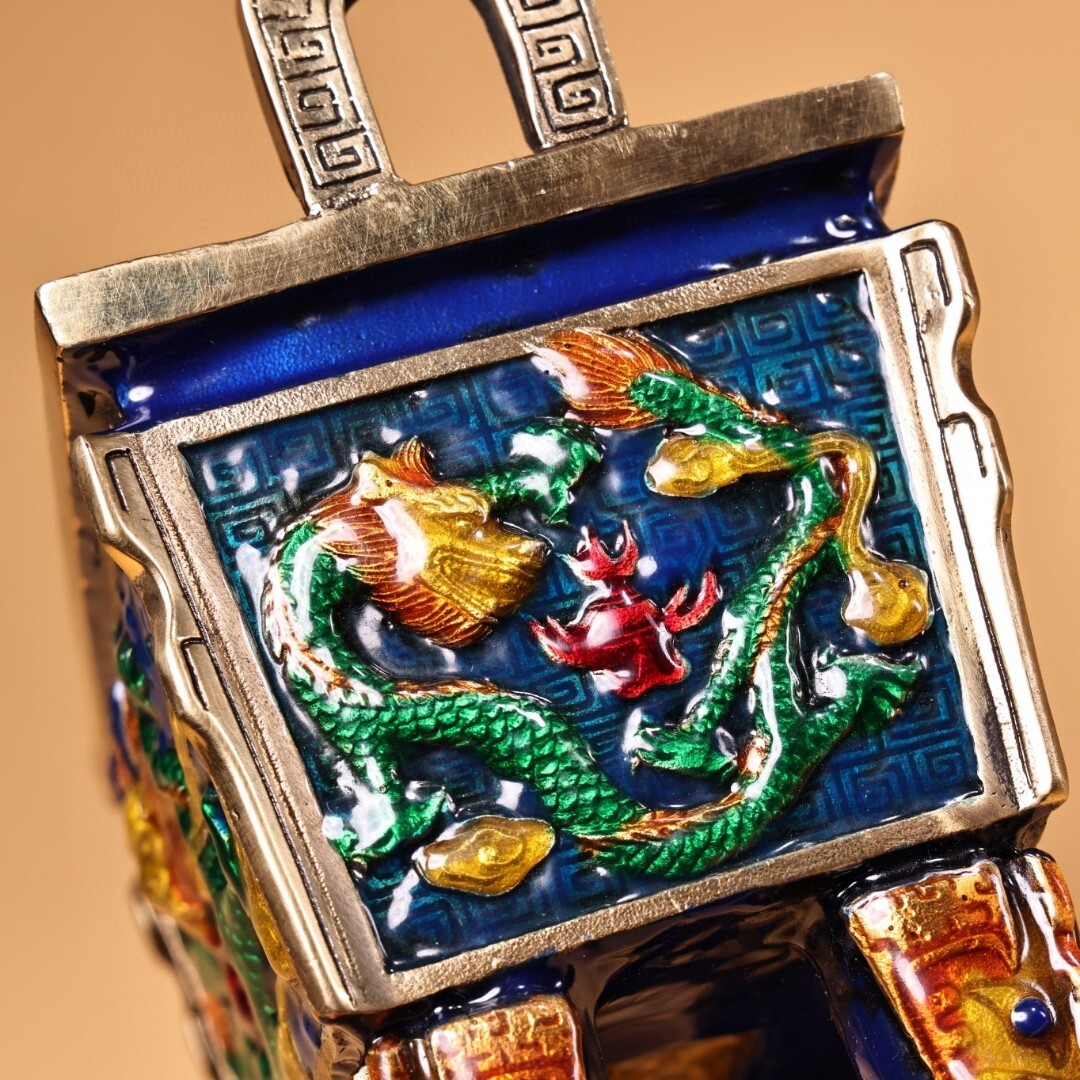 館蔵珍品 銅製 景泰藍 琺瑯彩 龍行天下紋 四足雙耳鼎』置物 賞物 館蔵珍品 銅製 景泰藍 琺瑯彩 龍行天下紋 四足雙耳鼎』置物 賞物