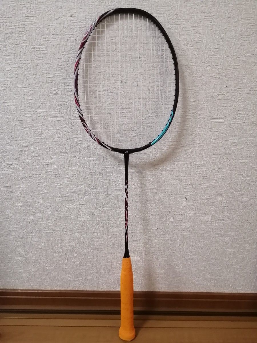 アストロクス100zz  4ug6 YONEX ヨネックス  ASTROX