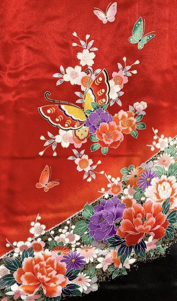 KIRUKIRU リサイクル 女児用着物 身丈134.5㎝ 赤地に蝶々やシャクヤク 和花 豪華 七五三 レトロ 和装 着付け 着物の画像5