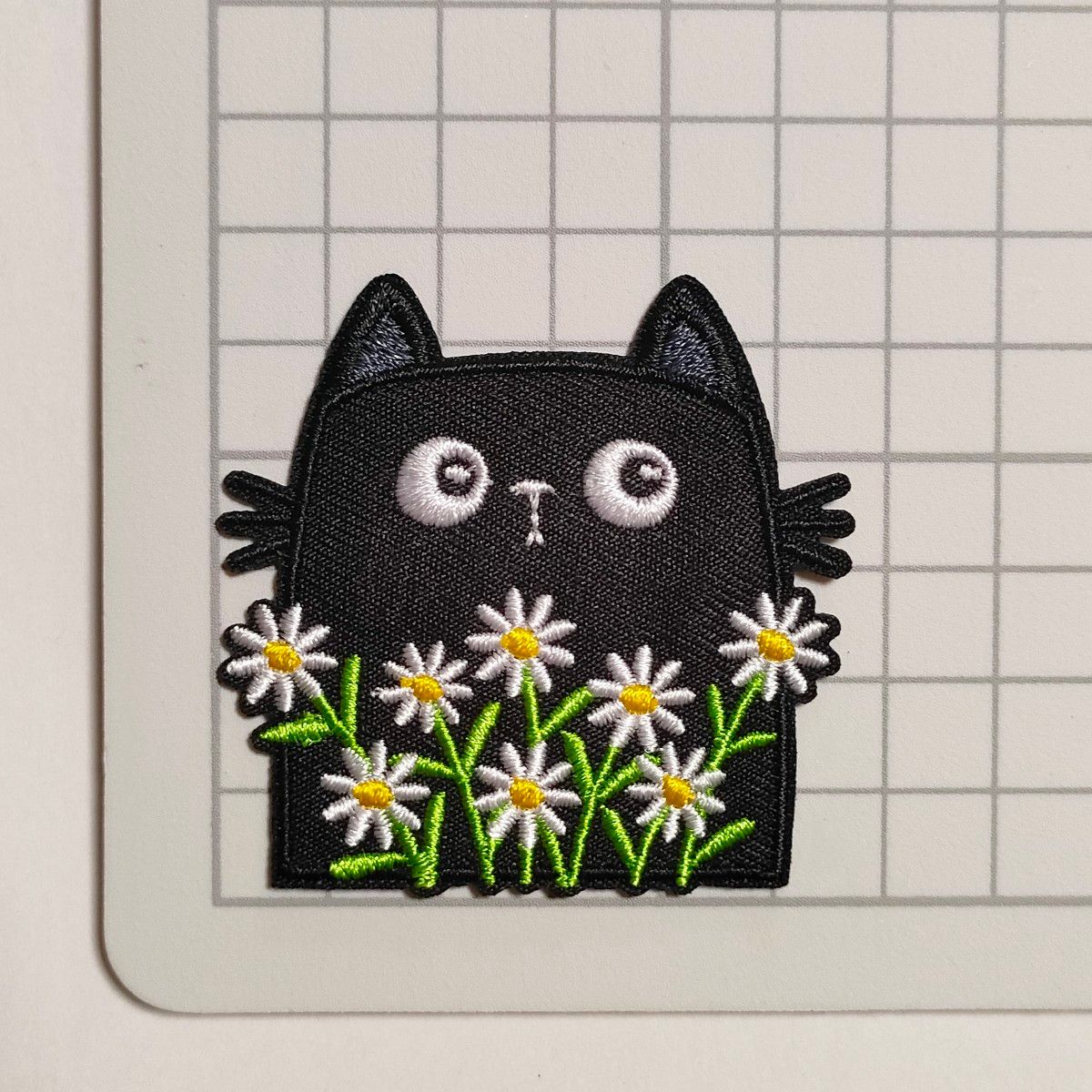 D-57【 アイロンワッペン 】 刺繍ワッペン アップリケ リメイク 猫 ネコ cat キャット 花 フラワー Flower