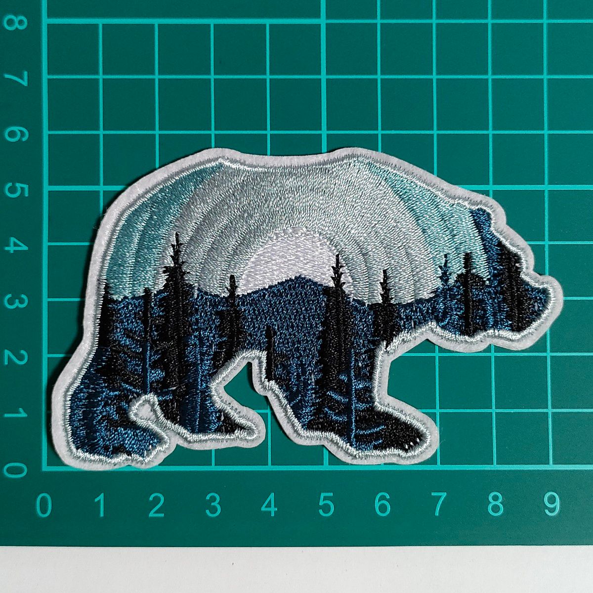 Y-54【 アイロンワッペン 】 刺繍ワッペン アップリケ リメイク 熊 クマ bear ベアー 山 マウンテン MOUNTAIN