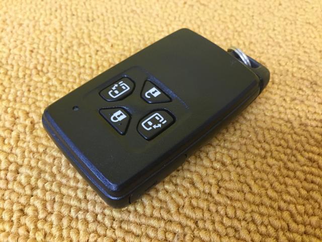 ヴォクシー DBA-ZRR75W スマートキー　キーレスリモコン 89904-28280　送料込_画像3