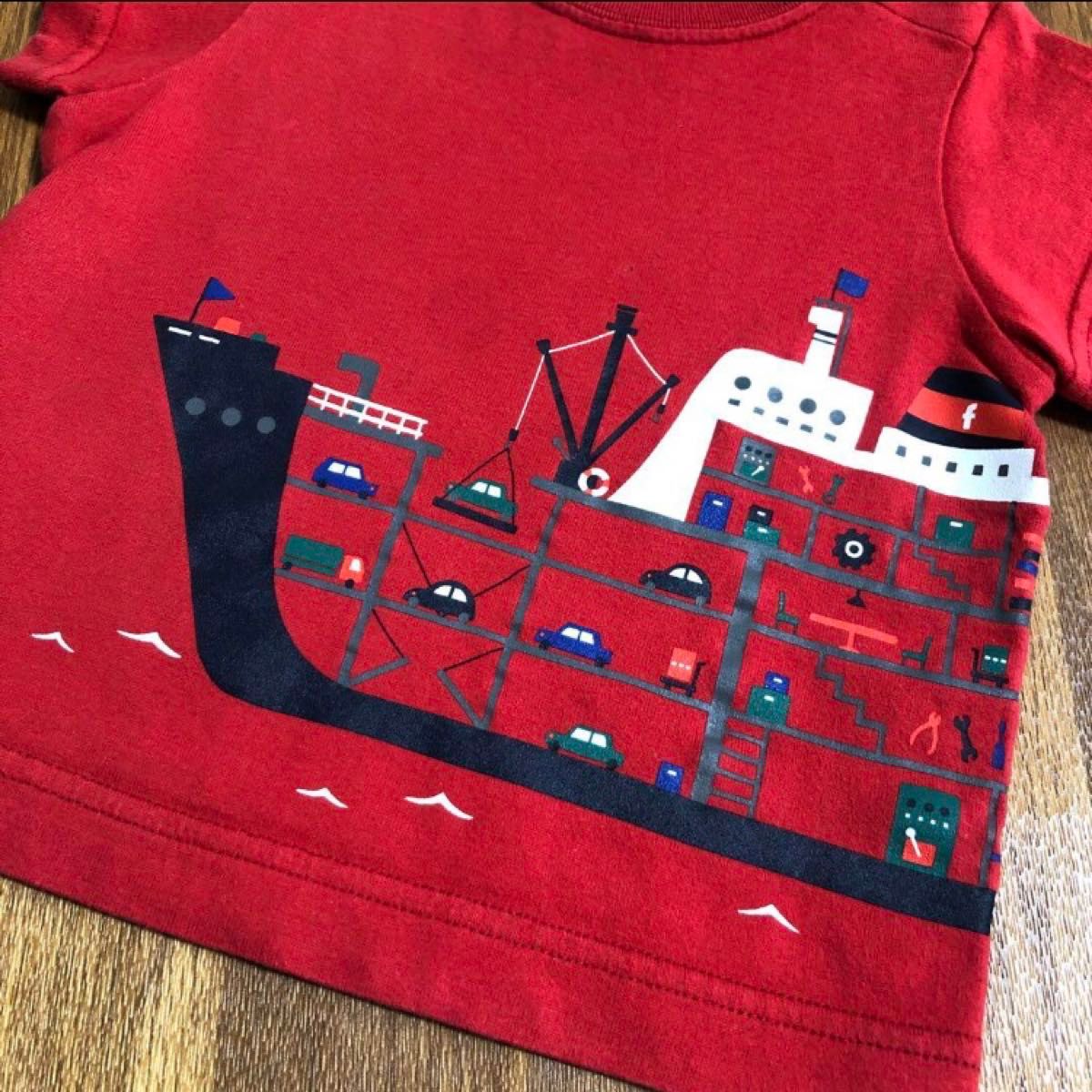 早い者勝ち！！familiar 定価2万円程 人気 のりものシリーズ 赤 Tシャツ 観光船 半袖 カットソー 80  トップス