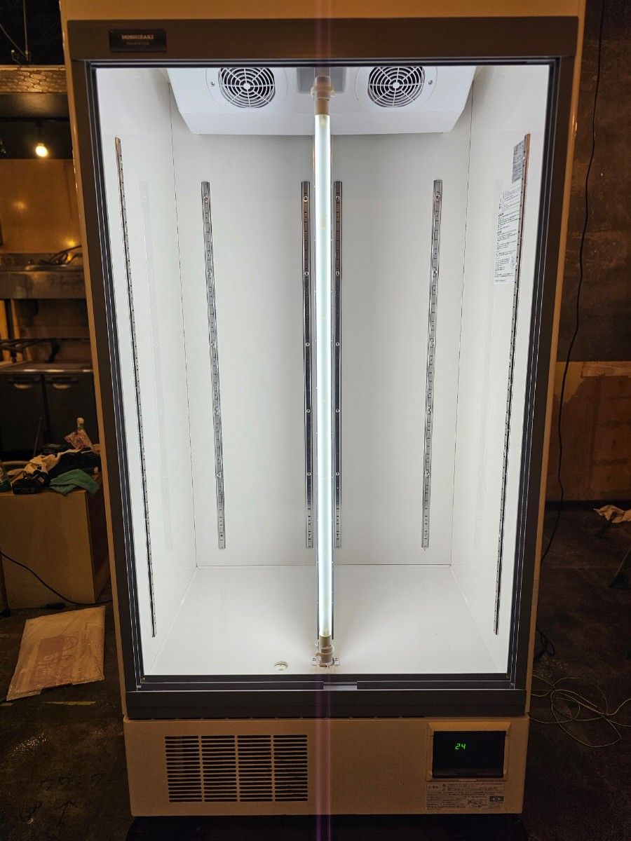ホシザキリーチイン冷蔵ショーケースRSC-90D2018年式 清掃済みです。 発送方法は相談したいと思います  