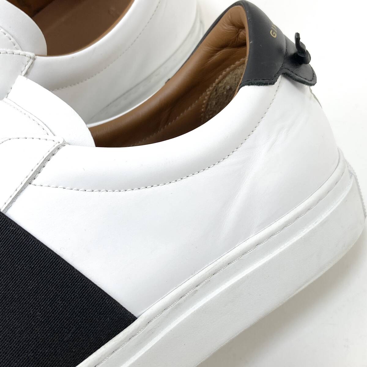 GIVENCHY ジバンシイ エラスティックストラップ レザー GIVENCHY ジバンシイ エラスティックストラップ レザー