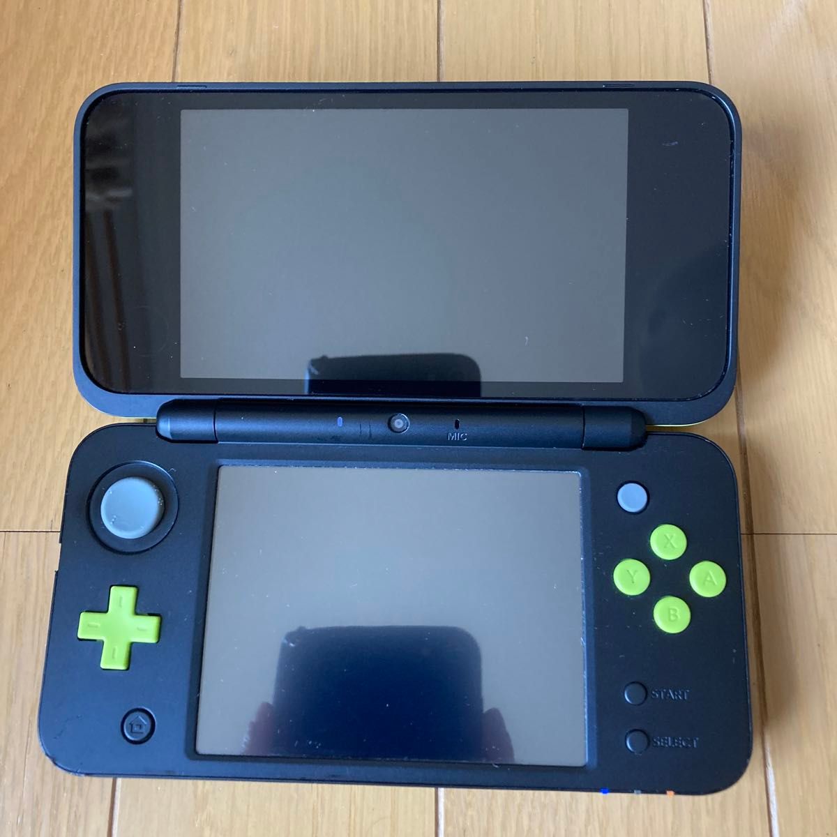 Newニンテンドー2DS LL ブラック×ライム