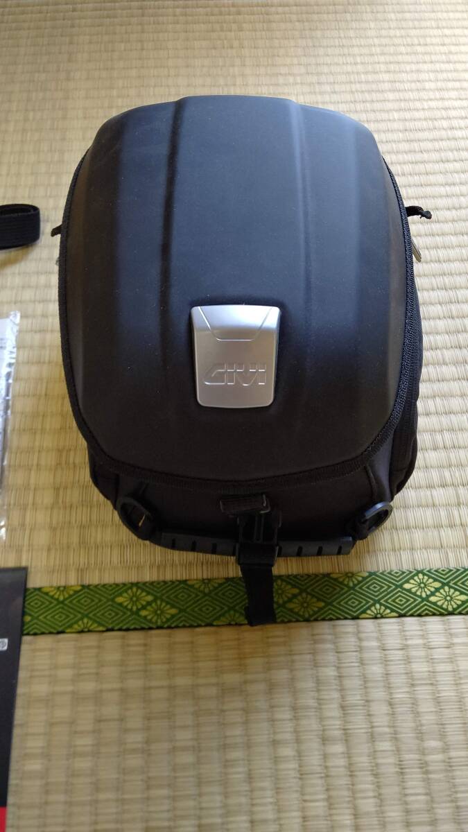 【中古品アタッチメント欠品】ＧＩＶＩ（ジビ）　タンクバッグ タンクロック MT505_画像2