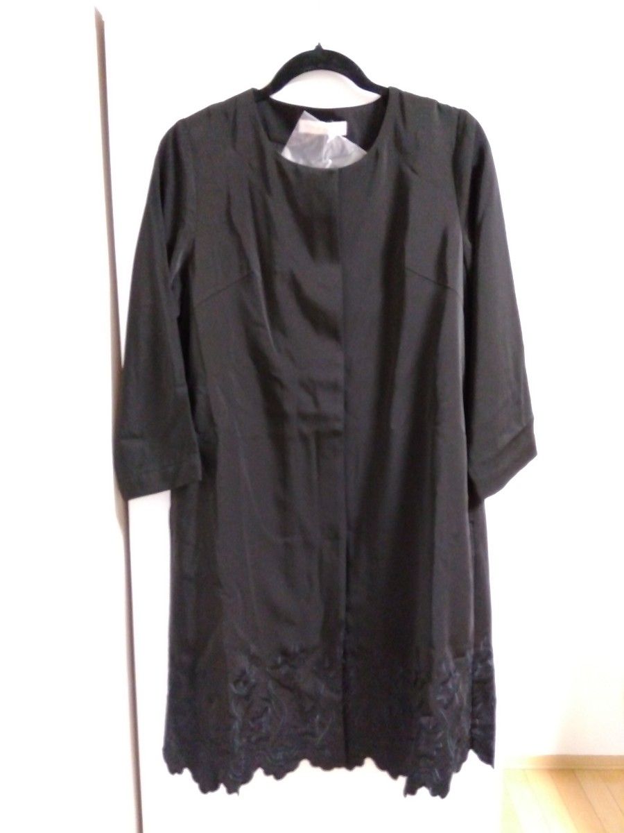 Ange dodu☆アンジェドデュー ☆輝きシックなブローチ付き　裾カットワーク刺繍コート 黒☆13号