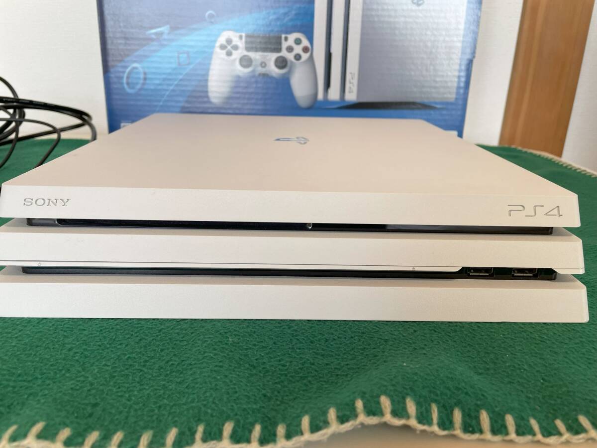 【中古品 動作品】PS4 PRO PLAYSTATION4 PRO 「CUH-7200B B002 1TB」_画像2