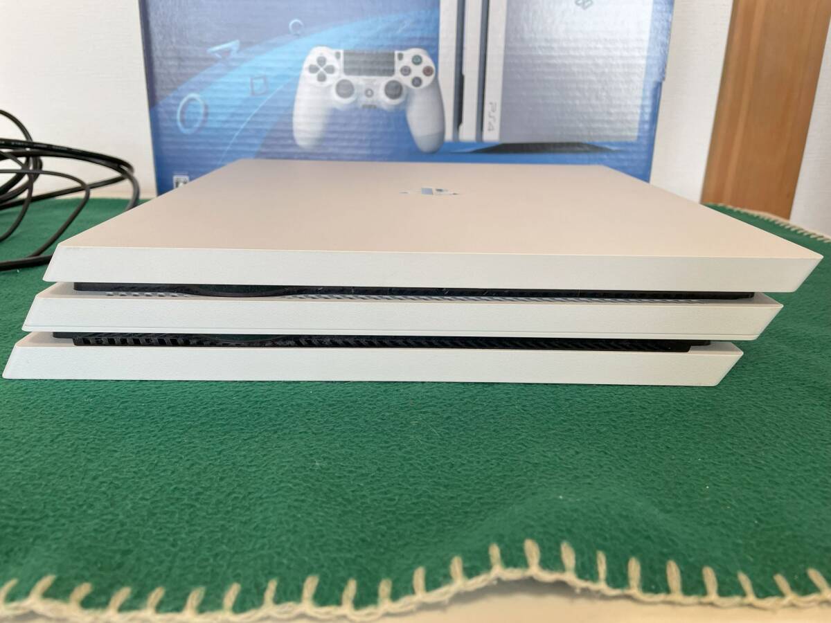 【中古品 動作品】PS4 PRO PLAYSTATION4 PRO 「CUH-7200B B002 1TB」_画像3